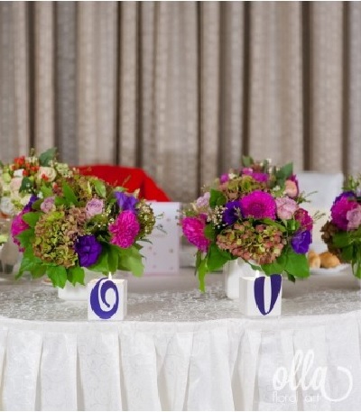 aranjament colorat masa nunta